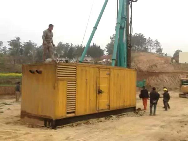平山如何判断水冷式机油散热器密封件是否需要更换？